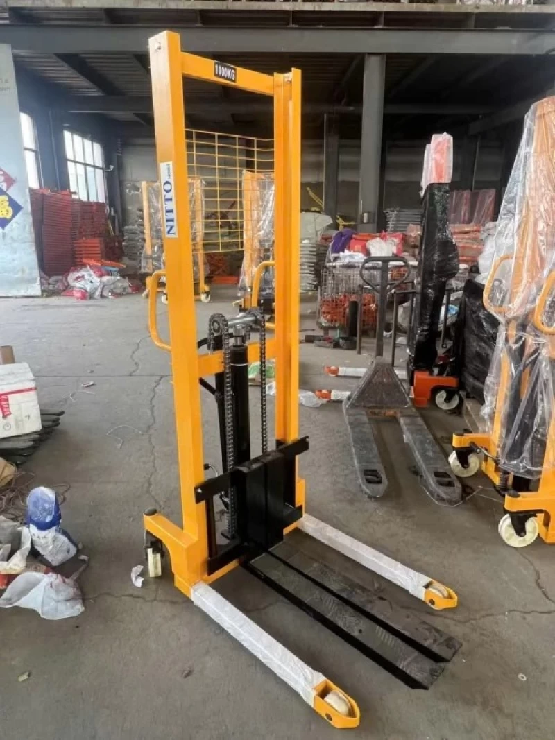 Xe Nâng Tay Cao Thuỷ Lực Nitto Càng thép I 1T*1,6m - Thumbnail 1