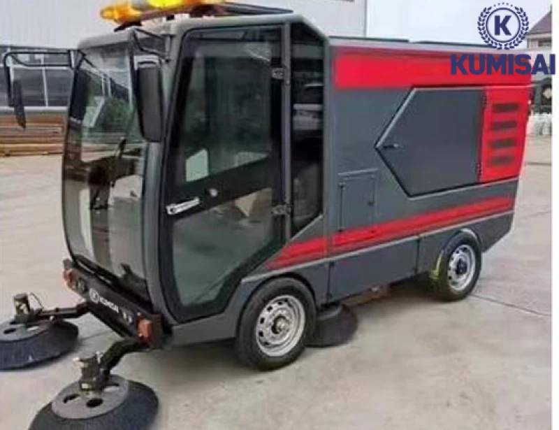 Xe quét rác công nghiệp ngồi lái Kumisai KMS-S14 - Thumbnail 2