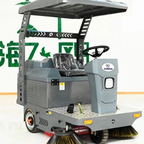 Xe quét rác ngồi lái Kumisai KMS 160E